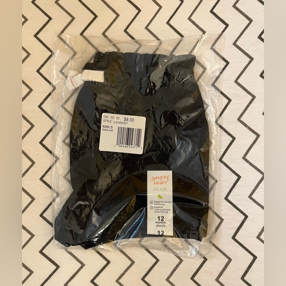 Baby Girl shorts - Picture 2 of 4